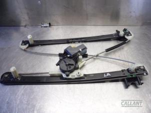 Begagnade Fönstermekanism för bakre dörr, 4-dörrars, vänster Landrover Range Rover IV (LG) 3.0 TDV6 24V Pris € 139,15 Inklusive moms erbjuds av Garage Callant