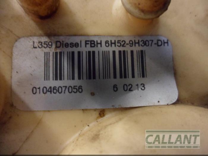 Elektrisk bränslepump från en Land Rover Freelander II 2.2 eD4 16V 2013