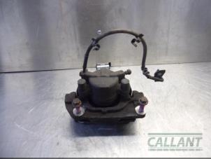 Używane Zacisk hamulcowy lewy przód Jaguar XF (CC9) 2.7 D V6 24V Cena € 60,50 Z VAT oferowane przez Garage Callant