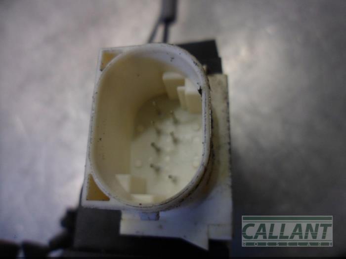 Dörrmekanism, 4-dörrars, höger bak från en Land Rover Range Rover III (LM) 4.4 V8 32V 2002