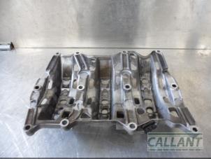 Begagnade Oljetråg Landrover Range Rover Velar (LY) 2.0 D180 AWD Pris € 90,75 Inklusive moms erbjuds av Garage Callant