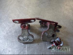 Begagnade Gångjärn, framdörr, höger Jaguar XF (CC9) 3.0 D V6 24V Pris € 30,25 Inklusive moms erbjuds av Garage Callant