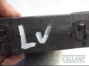 Begagnade Airbagsensor Landrover Range Rover Evoque (LVJ/LVS) 2.2 TD4 16V Pris € 24,20 Inklusive moms erbjuds av Garage Callant