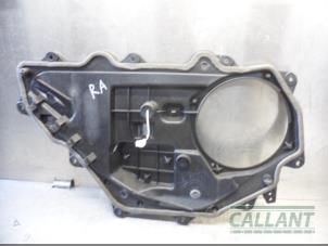 Begagnade Dörrskydd, 4-dörrars, höger bak Landrover Range Rover IV (LG) 3.0 TDV6 24V Pris € 18,15 Inklusive moms erbjuds av Garage Callant