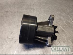 Gebruikte Waterpomp Landrover Range Rover IV (LG) 3.0 TDV6 24V Prijs € 60,50 Inclusief btw aangeboden door Garage Callant