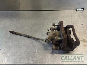 Używane Zacisk hamulcowy lewy tyl Landrover Range Rover Sport (LS) 2.7 TDV6 24V Cena € 60,50 Z VAT oferowane przez Garage Callant