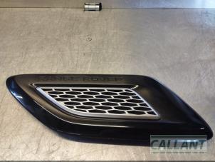 Begagnade Luftintag, huv, vänster Landrover Range Rover Sport (LW) 3.0 TDV6 Pris € 90,75 Inklusive moms erbjuds av Garage Callant