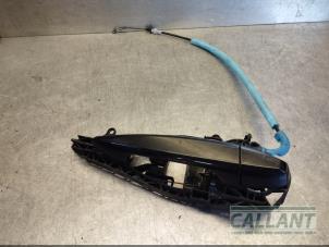 Begagnade Dörrhandtag, 4-dörrars, höger fram BMW 2 serie Gran Tourer (F46) 216d 1.5 TwinPower Turbo 12V Pris € 54,45 Inklusive moms erbjuds av Garage Callant