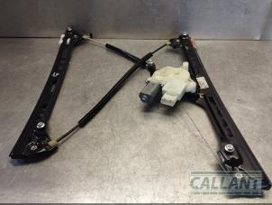 Begagnade Fönstermekanism, 4-dörrars, vänster fram Citroen C4 Picasso (3D/3E) 1.2 12V PureTech 130 Pris € 78,65 Inklusive moms erbjuds av Garage Callant