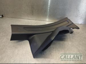 Gebruikte Afdeklijst dorpel rechts Jaguar XE 2.0d 180 16V Prijs € 30,25 Inclusief btw aangeboden door Garage Callant