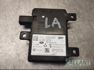 Gebruikte Dode hoek sensor Jaguar XE 2.0d 180 16V Prijs € 242,00 Inclusief btw aangeboden door Garage Callant