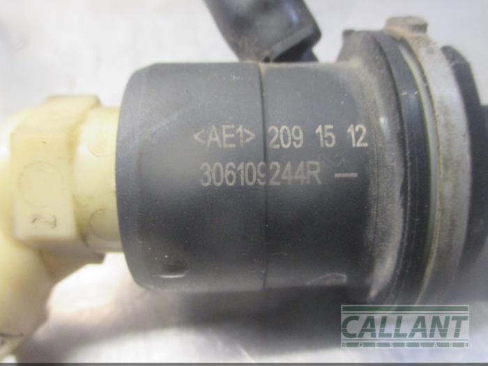 Kopplingshuvudcylinder från en Dacia Duster (HS) 1.5 dCi 2015