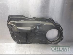 Begagnade Dörrskydd, 4-dörrars, höger bak Landrover Discovery Sport (LC) 2.0 TD4 180 16V Pris € 18,15 Inklusive moms erbjuds av Garage Callant