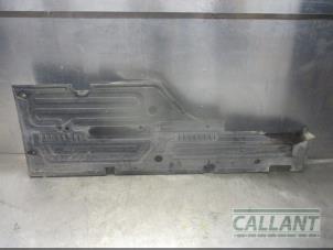 Gebruikte Beschermplaat bodem Jaguar S-type (X200) 2.5 V6 24V Prijs op aanvraag aangeboden door Garage Callant