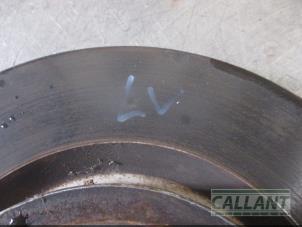 Begagnade Främre bromsskiva Landrover Range Rover Sport (LW) 3.0 TDV6 Pris € 48,40 Inklusive moms erbjuds av Garage Callant