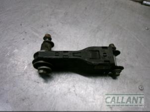 Begagnade Bakre gaffelben, höger Jaguar E-Pace 2.0 D 150 16V AWD Pris € 60,50 Inklusive moms erbjuds av Garage Callant