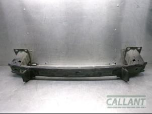 Begagnade Främre stötfångarram Landrover Discovery Sport (LC) 2.0 TD4 180 16V Pris € 302,50 Inklusive moms erbjuds av Garage Callant