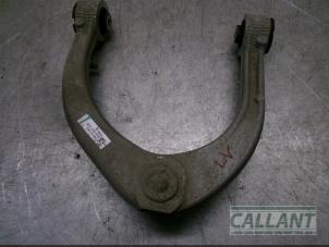 Begagnade Främre övre gaffelben, vänster Landrover Range Rover IV (LG) 4.4 SDV8 32V Pris € 151,25 Inklusive moms erbjuds av Garage Callant