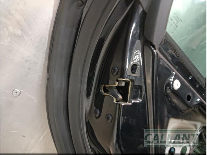 Bakdörr, 4-dörrars, vänster från en Jaguar S-type (X200) 2.5 V6 24V 2003