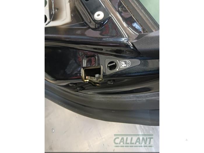 Bakdörr, 4-dörrars, höger från en Jaguar S-type (X200) 2.5 V6 24V 2003