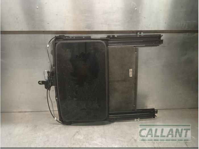 Skjutbart tak från en Jaguar S-type (X200) 2.5 V6 24V 2003