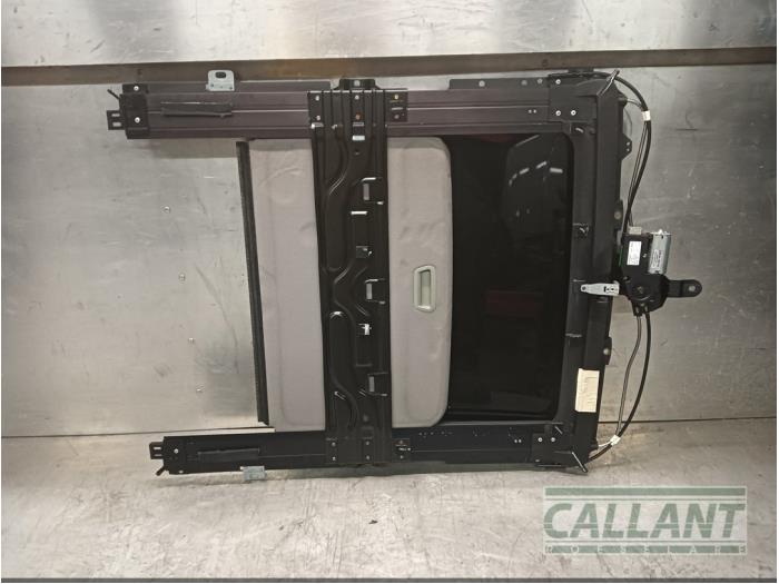 Skjutbart tak från en Jaguar S-type (X200) 2.5 V6 24V 2003