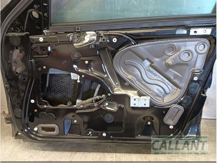 Framdörr, 4-dörrars, höger från en Jaguar S-type (X200) 2.5 V6 24V 2003