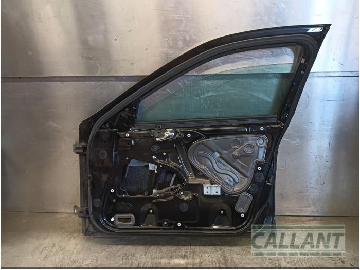 Framdörr, 4-dörrars, höger från en Jaguar S-type (X200) 2.5 V6 24V 2003