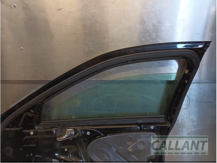 Framdörr, 4-dörrars, höger från en Jaguar S-type (X200) 2.5 V6 24V 2003