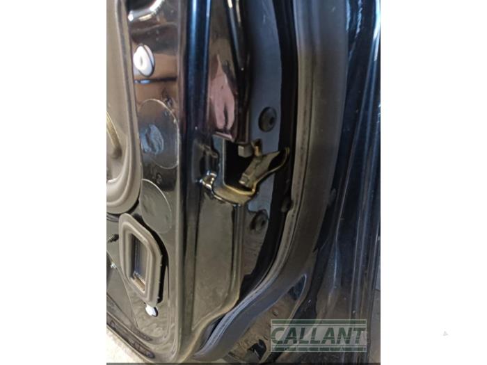 Framdörr, 4-dörrars, höger från en Jaguar S-type (X200) 2.5 V6 24V 2003