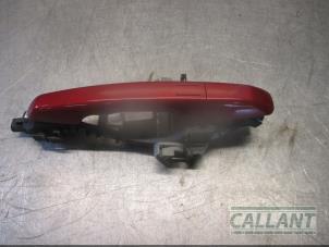 Begagnade Dörrhandtag, 2-dörrars, höger Landrover Range Rover Evoque (LVJ/LVS) 2.2 TD4 16V Pris € 30,25 Inklusive moms erbjuds av Garage Callant