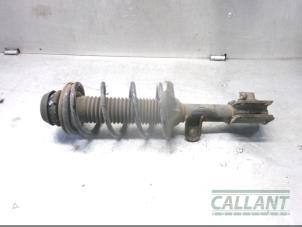 Begagnade Stötdämpare, höger fram Nissan Pixo (D31S) 1.0 12V Pris € 42,35 Inklusive moms erbjuds av Garage Callant