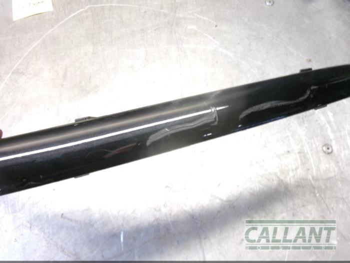 Stripe, stötfångare, vänster bak från en Jaguar S-type (X200) 2.5 V6 24V 2003