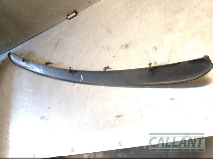 Stripe, stötfångare, mitten fram från en Jaguar S-type (X200) 2.5 V6 24V 2003