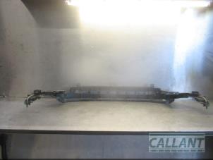 Begagnade Främre stötfångarram Landrover Discovery Sport (LC) 2.0 TD4 150 16V Pris € 66,55 Inklusive moms erbjuds av Garage Callant