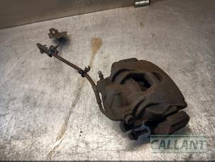 Używane Zacisk hamulcowy prawy przód Jaguar XF (CC9) 3.0 D V6 24V Cena € 60,50 Z VAT oferowane przez Garage Callant