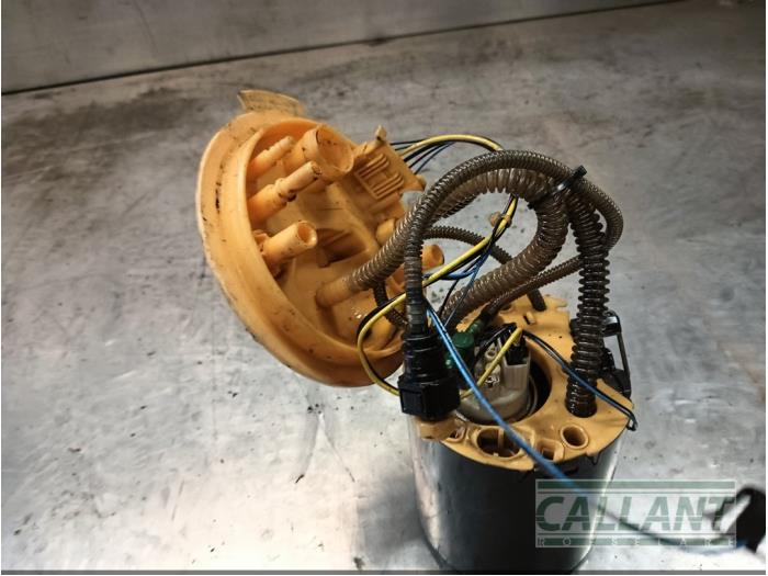 Elektrisk bränslepump från en Land Rover Freelander II 2.2 td4 16V 2007