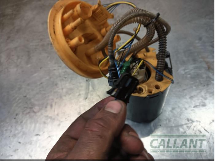 Elektrisk bränslepump från en Land Rover Freelander II 2.2 td4 16V 2007