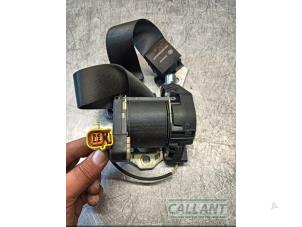 Gebruikte Veiligheidsgordel rechts-achter Jaguar XJ (X350) 2.7d V6 24V Prijs € 102,85 Inclusief btw aangeboden door Garage Callant