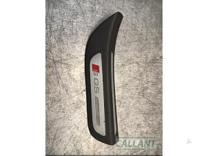 Begagnade Dörrtröskel, höger Audi SQ5 (8RB) 3.0 TDI V6 24V Pris € 30,25 Inklusive moms erbjuds av Garage Callant