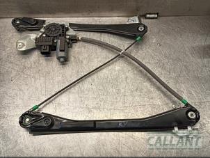 Begagnade Fönstermekanism, 4-dörrars, höger fram Jaguar XJ (X350) 2.7d V6 24V Pris € 235,95 Inklusive moms erbjuds av Garage Callant