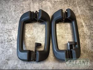 Begagnade Handtagsset Landrover Discovery Sport (LC) 2.0 TD4 150 16V Pris € 30,25 Inklusive moms erbjuds av Garage Callant