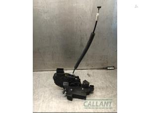 Begagnade Dörrlåsmekanism, 4-dörrars, vänster fram Jaguar XF (CC9) 3.0 D V6 24V Pris € 90,75 Inklusive moms erbjuds av Garage Callant