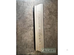 Begagnade Dörrtröskel, höger Landrover Range Rover IV (LG) 5.0 V8 32V Supercharged Pris € 60,50 Inklusive moms erbjuds av Garage Callant