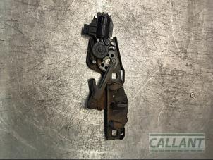 Gebruikte Kofferdeksel Slotmechaniek Landrover Range Rover Sport (LS) 2.7 TDV6 24V Prijs € 60,50 Inclusief btw aangeboden door Garage Callant