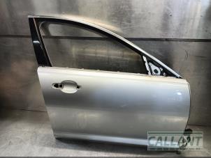 Begagnade Framdörr, 4-dörrars, höger Jaguar XF Sportbrake 2.2 D 16V Pris € 302,50 Inklusive moms erbjuds av Garage Callant