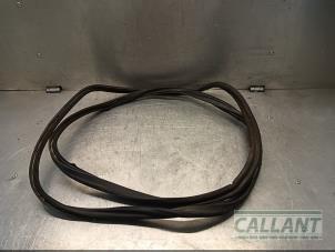 Begagnade Baklucka, tätning Landrover Range Rover Evoque (LVJ/LVS) 2.0 D 150 16V Pris € 30,25 Inklusive moms erbjuds av Garage Callant