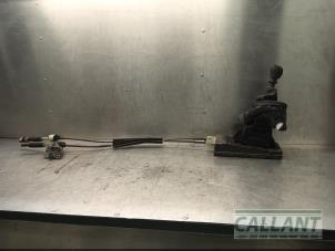 Begagnade Växelspak Dacia Duster (HS) 1.5 dCi Pris € 60,50 Inklusive moms erbjuds av Garage Callant