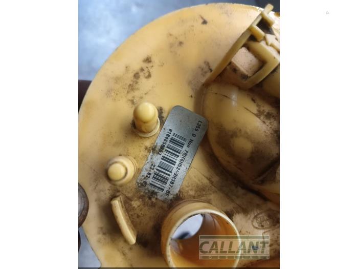 Elektrisk bränslepump från en Land Rover Freelander II 2.2 tD4 16V 2009