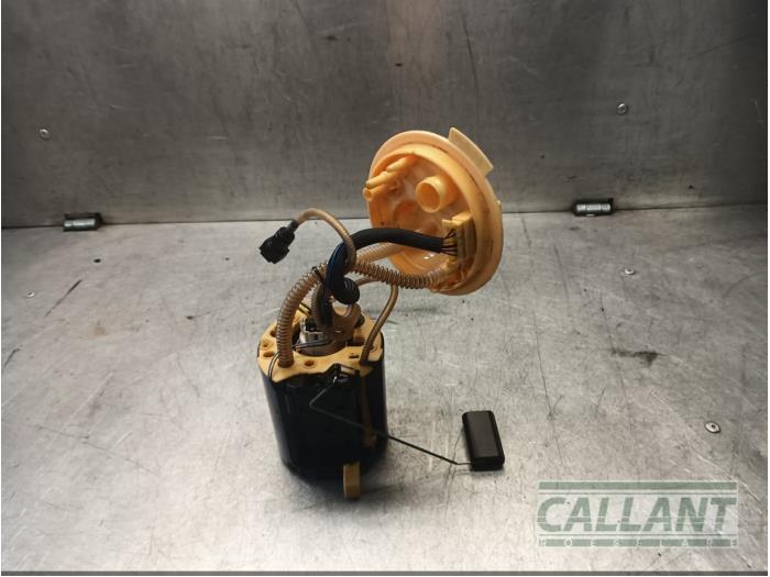 Elektrisk bränslepump från en Land Rover Freelander II 2.2 tD4 16V 2009